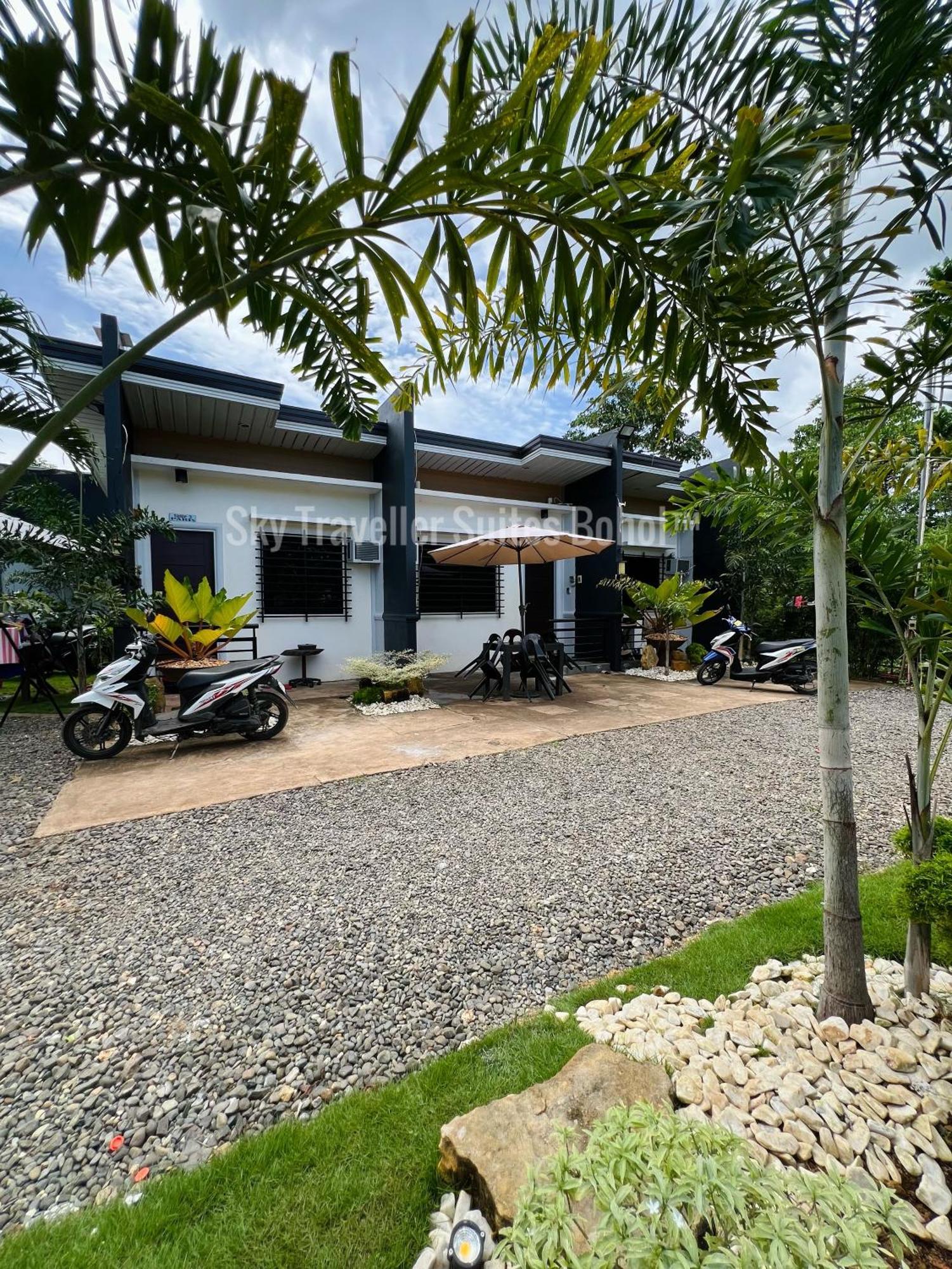 Sky Traveller Suites Panglao Exterior photo